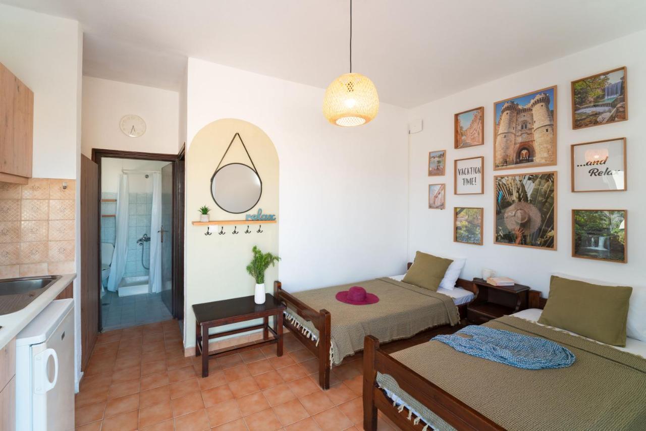 Tselios Apartments & Studios Киотари Стая снимка