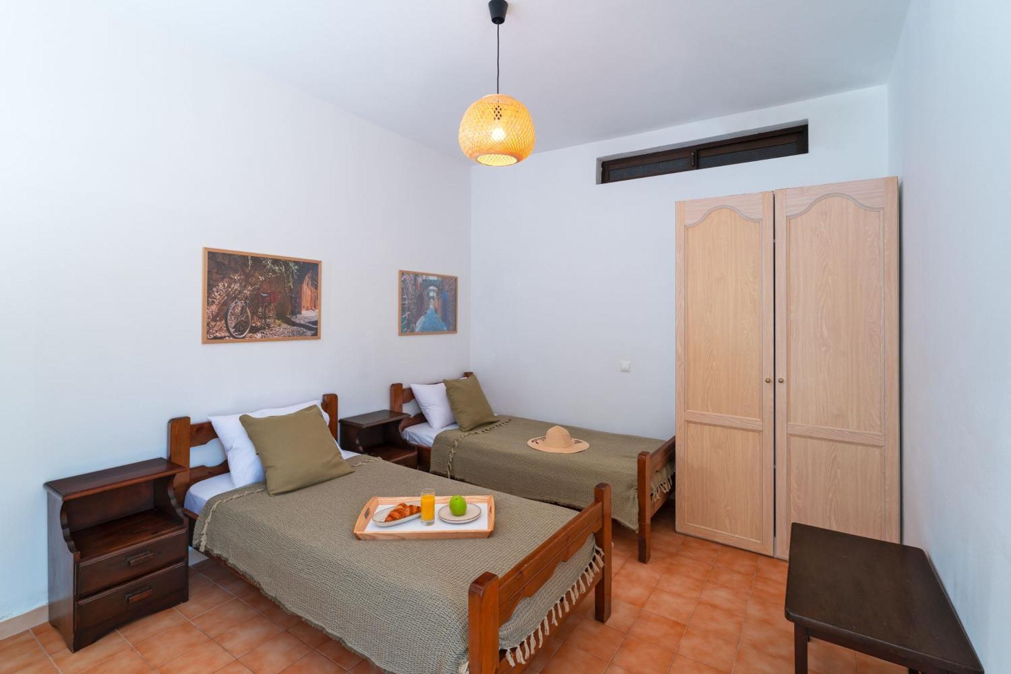 Tselios Apartments & Studios Киотари Стая снимка