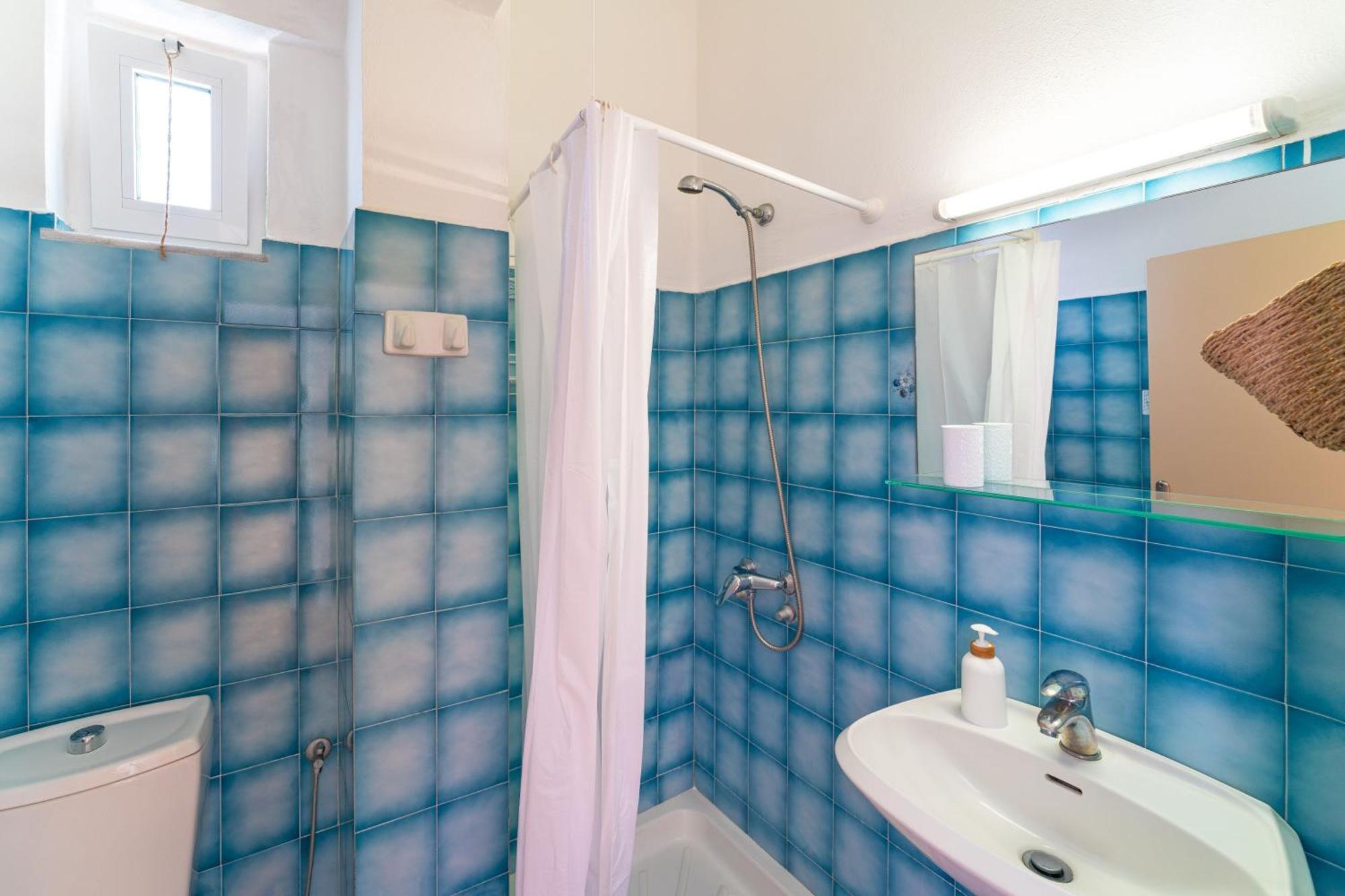 Tselios Apartments & Studios Киотари Стая снимка